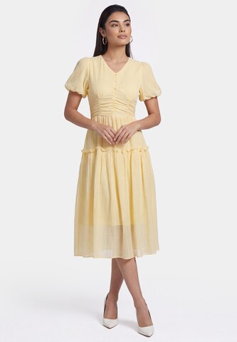 faina - Vestido em amarelo: frente