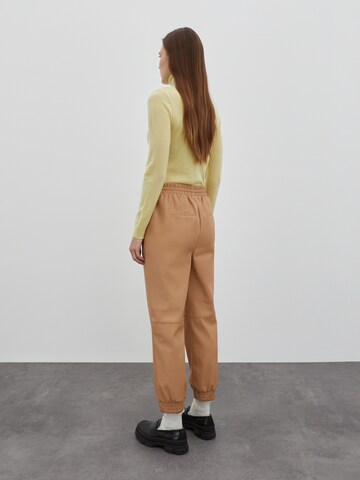 EDITED Tapered Hose 'Madison' in Beige