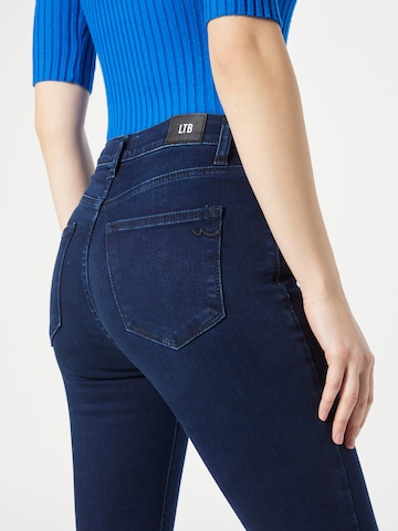 Coupe slim Jean 'Amy' LTB en bleu