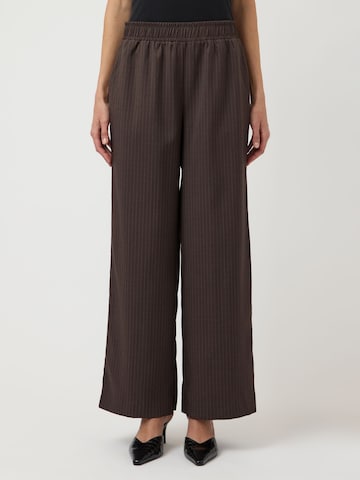 Regular Pantalon 'YASSHIMMA' YAS en marron : devant