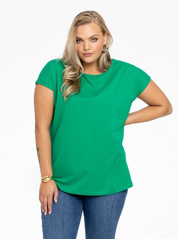 Yoek Shirt in Groen: voorkant