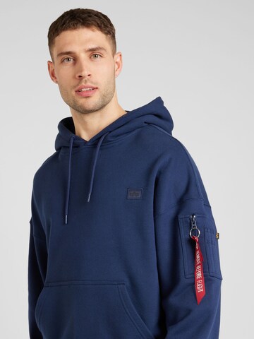 Sweat-shirt 'Essentials' ALPHA INDUSTRIES en bleu