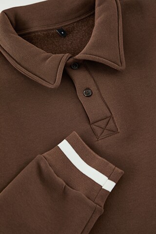 Trendyol Sweatshirt i brun