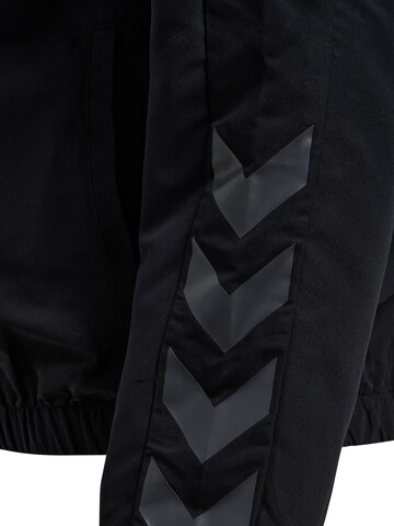 Hummel Sportsweatshirt in Zwart