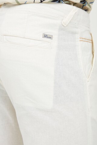 BLEND Regular Jeans in Weiß