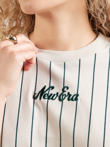 Tricou de la NEW ERA pe bej
