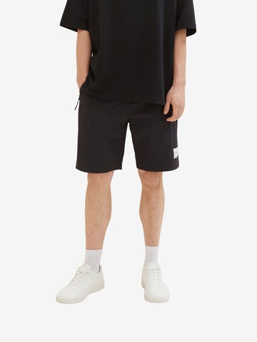 TOM TAILOR DENIM Regular Shorts in Schwarz: predná strana