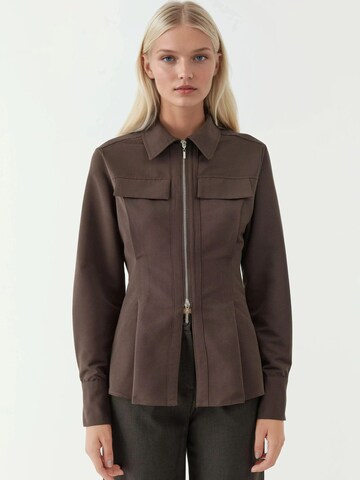 Hiccup - Camisa em castanho: frente