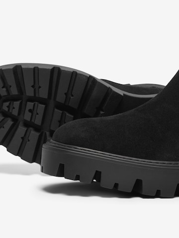 ONLY Chelsea boots 'ONLBETTY-10' in Black