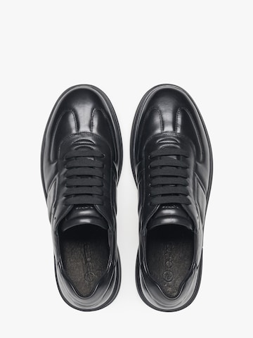 Baskets basses '4240-01' Estro en noir