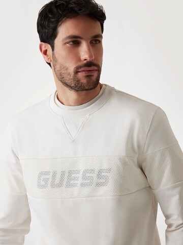 GUESS Sweatshirt in Weiß