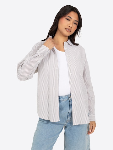 BRAVE SOUL Blouse in Grey: front