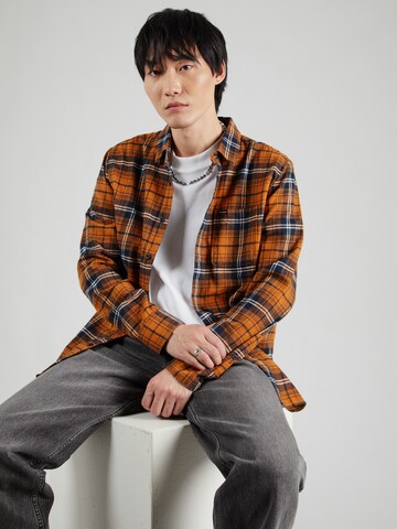 Volcom - Ajuste regular Camisa 'CADEN PLAID' en marrón: frente