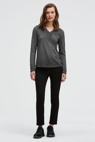 Soccx Serafino-Shirt mit Rücken-Print in Schwarz