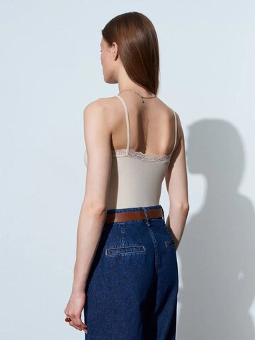 Dilvin Top in Beige