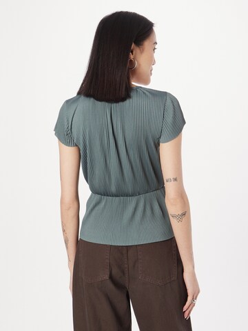 ABOUT YOU Shirt 'Elonie' in Green