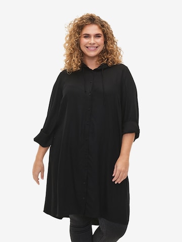 Zizzi - Vestidos camiseiros 'Calilo' em preto: frente