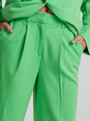 Wide Leg Pantalon à pince 'Serano' PIECES en vert