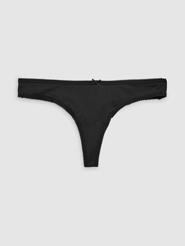 Next String i svart