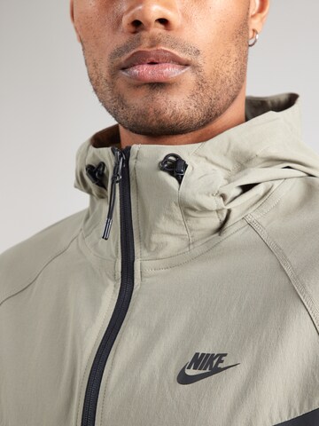 Giacca di mezza stagione di Nike Sportswear in verde