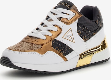 GUESS Matalavartiset tennarit 'MICKAY' värissä valkoinen: etupuoli