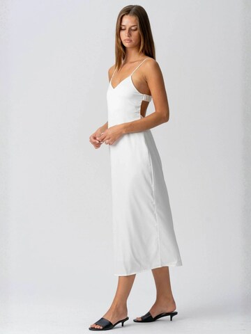 Robe ' Elena ' TEESHOPPEN en blanc