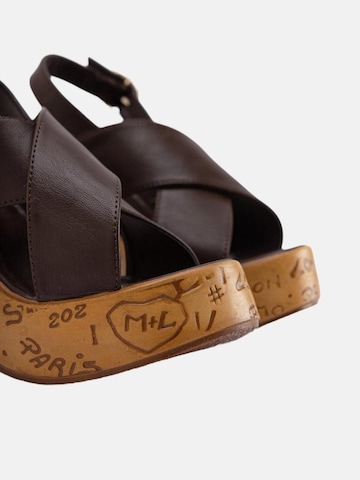 Limoya Sandals in Brown