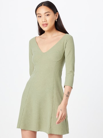 24COLOURS Knitted dress in Green: front