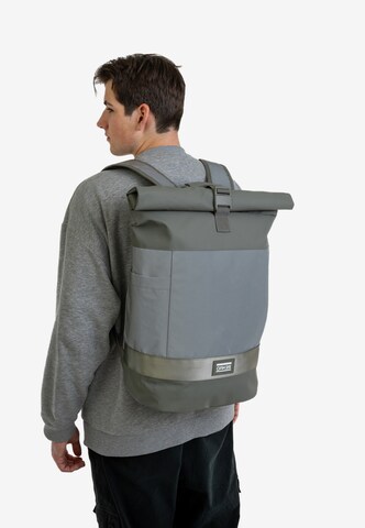 OAK25 Backpack 'Commute L' in Green: front