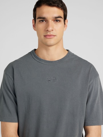 Reebok - Camiseta funcional en gris
