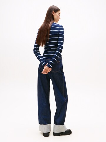 Tommy Jeans Shirt 'ESSENTIAL' in Blauw