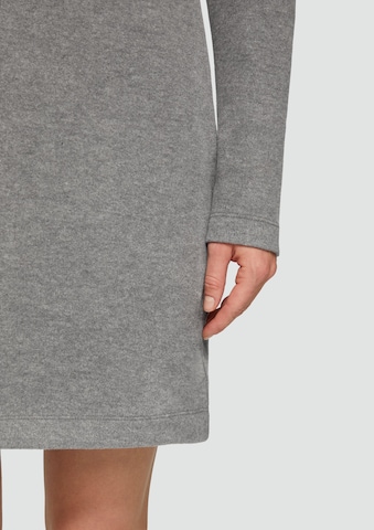 Robe s.Oliver en gris