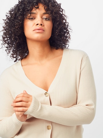 ABOUT YOU Curvy Strickjacke 'Cassidy' in Beige