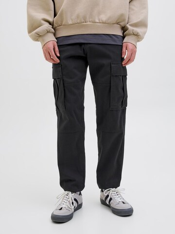 JACK & JONES Regular Cargo trousers in Black: front