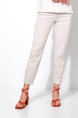 TONI Slim fit Pants in White: front