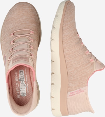 SKECHERS - Sapatilhas slip-on 'Summits' em rosa