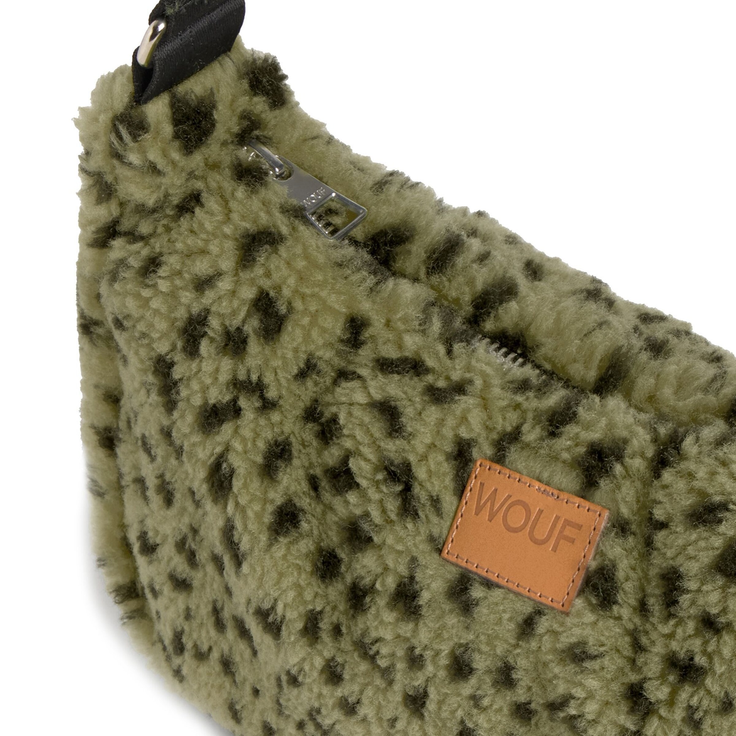 Wouf Shoulder Bag in Green