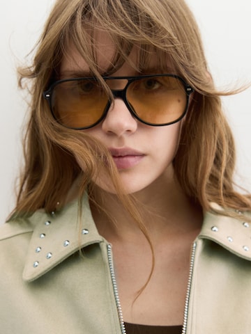 Pull&Bear Aurinkolasit värissä keltainen