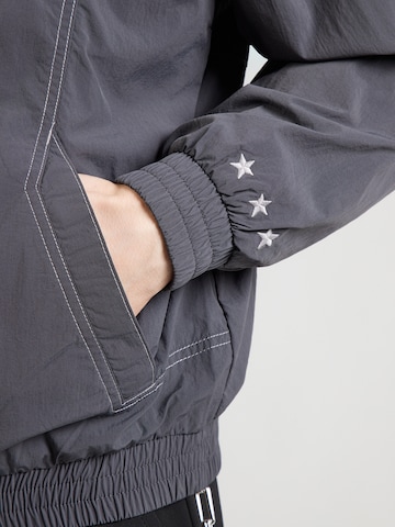 HOLLISTER Prechodná bunda 'JAN2 YEAR OF YOU' - Čierna