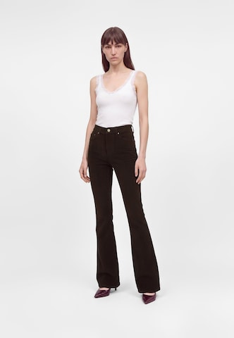 Vero Moda Tall Flared Παντελόνι 'VMFLASH' σε καφέ: μπροστά