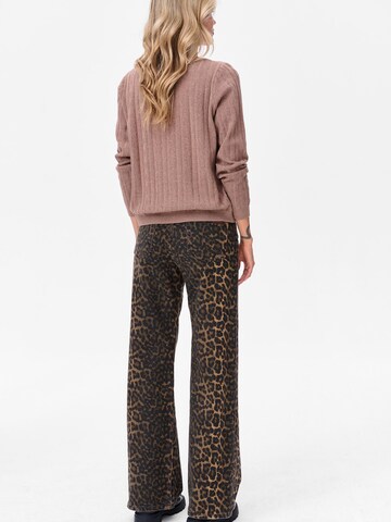 Blue Shadow Sweater in Brown