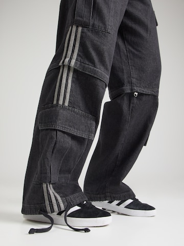 ADIDAS ORIGINALS Ohlapna forma Kavbojke | siva barva