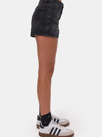Regular Jean 'MINI DENIM SHORT' IT'S BASIC en noir
