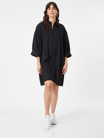 Robe-chemise Sisley en noir : devant