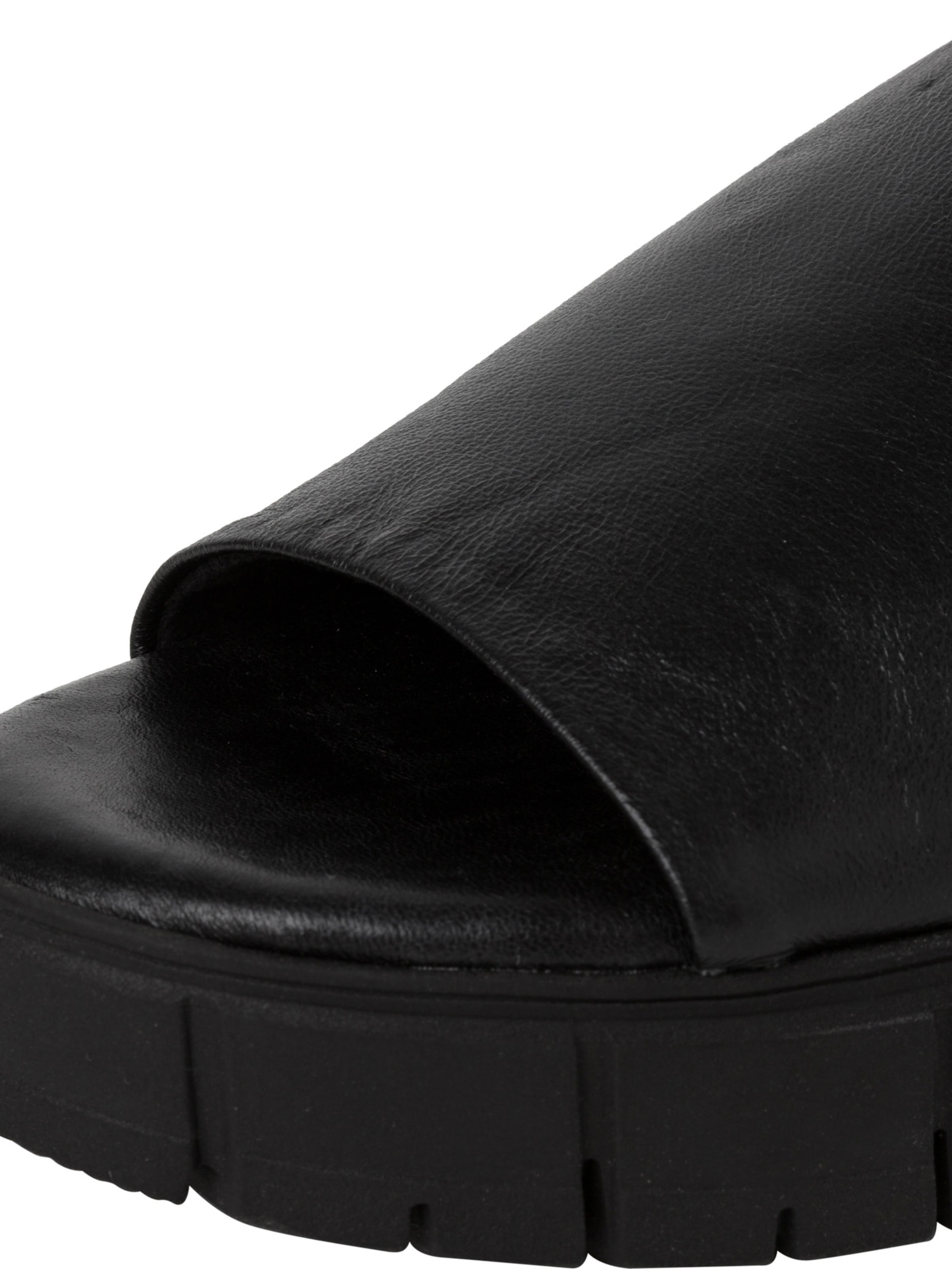 Tamaris Μιούλ σε μαύρο