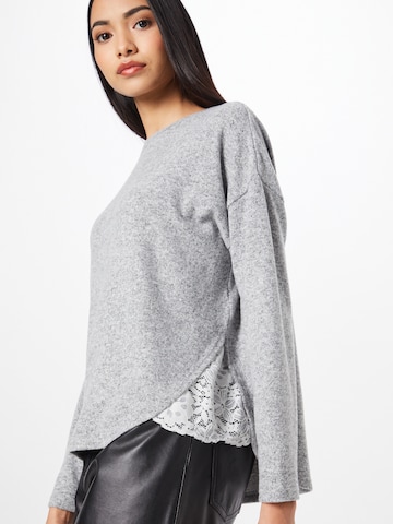 Dorothy Perkins Shirt in Grey: front