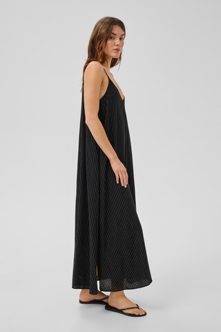 Robe 'Jannie' My Essential Wardrobe en noir