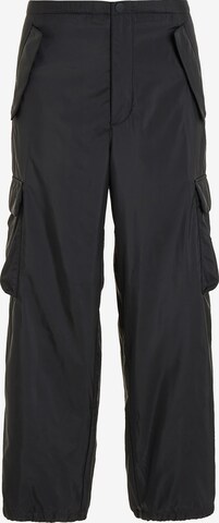 Calvin Klein Jeans Loose fit Cargo Pants in Black: front