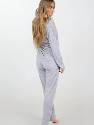 Momenti Per Me Pyjama 'Comfort Zone' in Grau