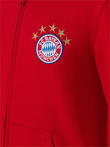 FC BAYERN MÜNCHEN Athletic Zip-Up Hoodie in Red